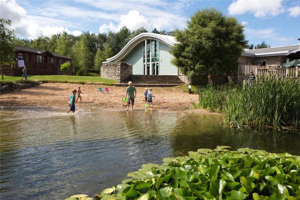 2 Bedroom Lakeview Lodge - Ensuite & Balcony Deck Carnforth Exteriör bild