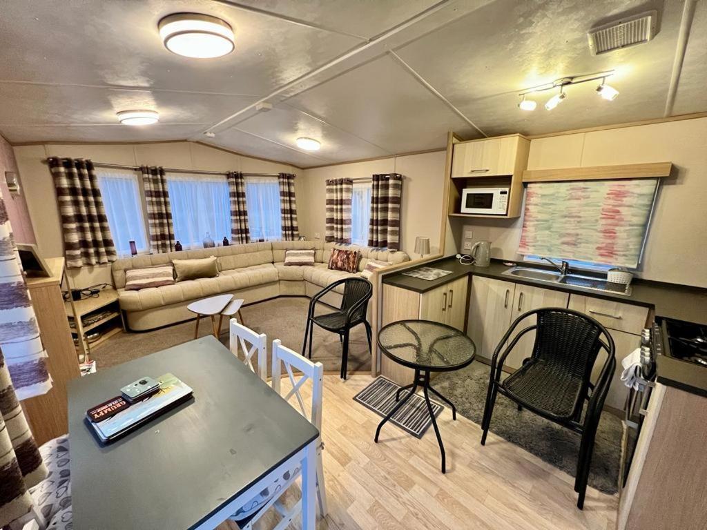 2 Bedroom Lakeview Lodge - Ensuite & Balcony Deck Carnforth Exteriör bild