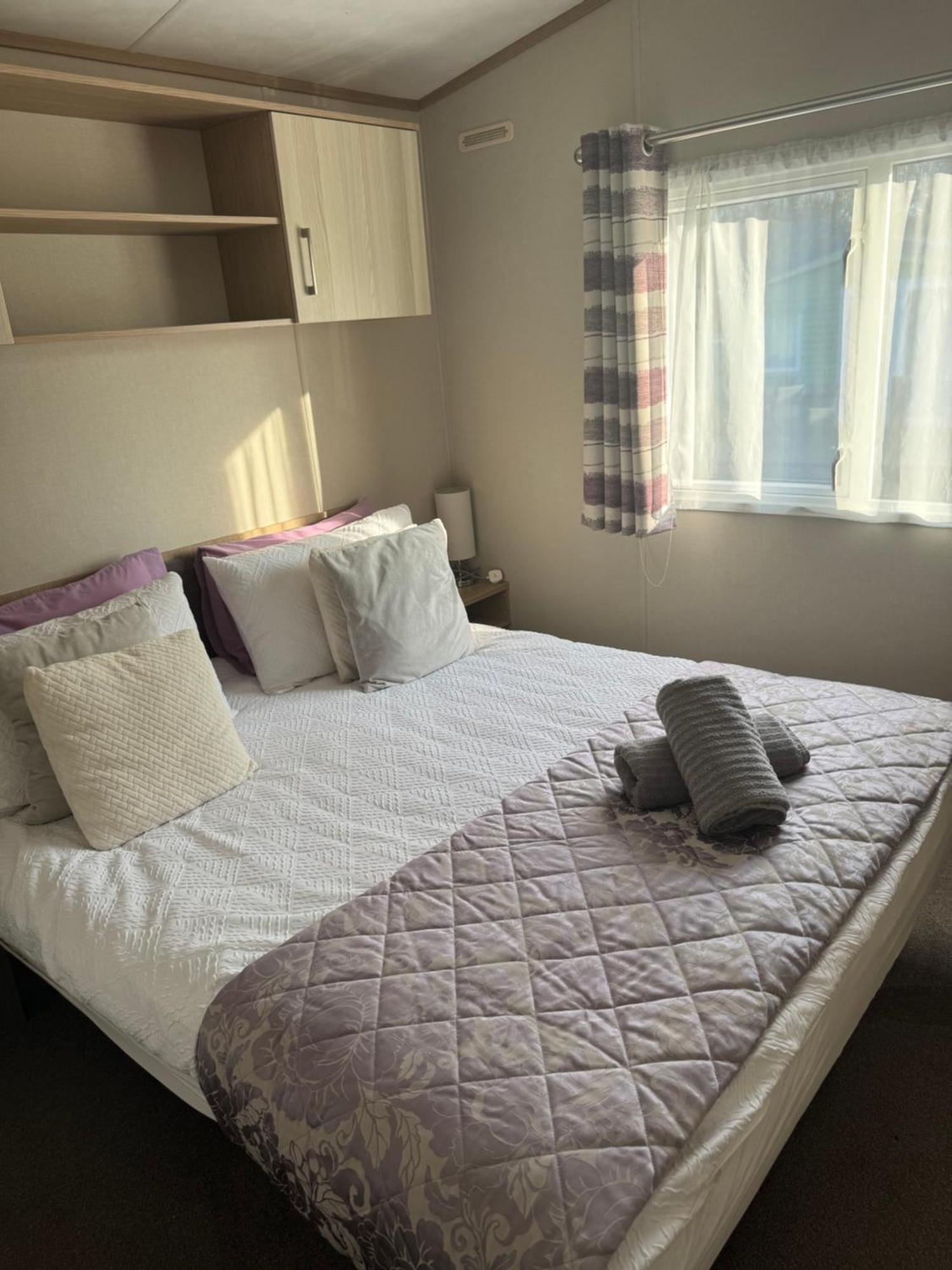 2 Bedroom Lakeview Lodge - Ensuite & Balcony Deck Carnforth Exteriör bild